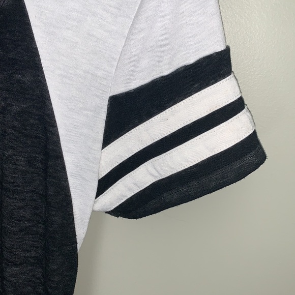 Loose “Baseball T” style dress w/ crossed neck - Picture 5 of 12